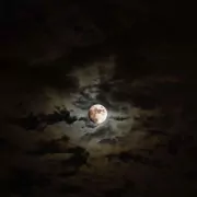 Das macht der Mond mit der Liebe